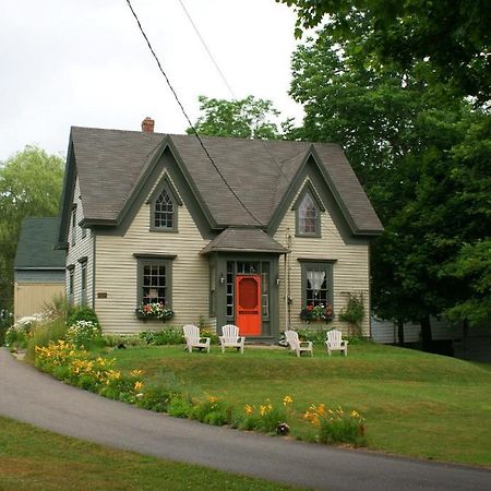 Fisherman'S Daughter B&B Mahone Bay Exteriör bild