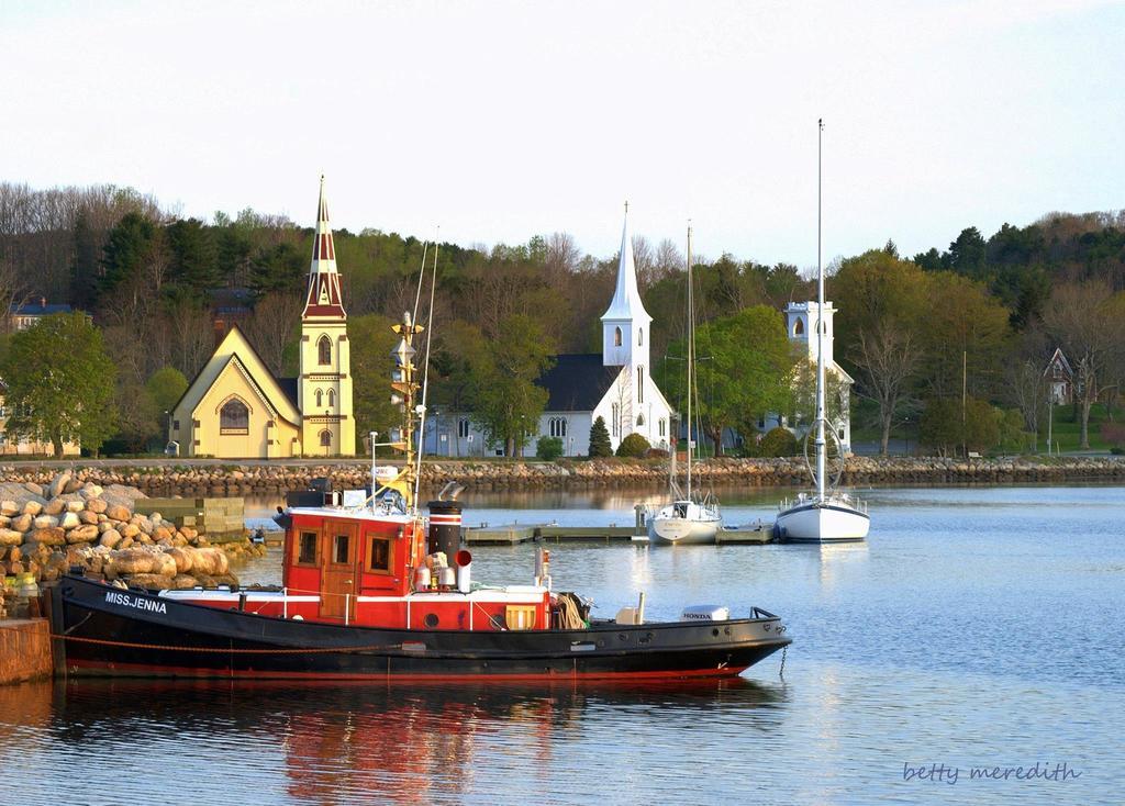 Fisherman'S Daughter B&B Mahone Bay Exteriör bild